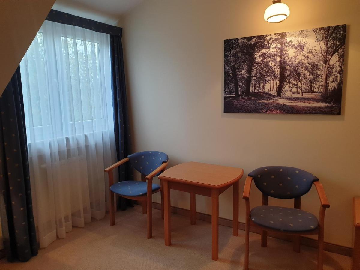 Palac Pod Kampinosem - Blisko Warszawy Leszno  Buitenkant foto