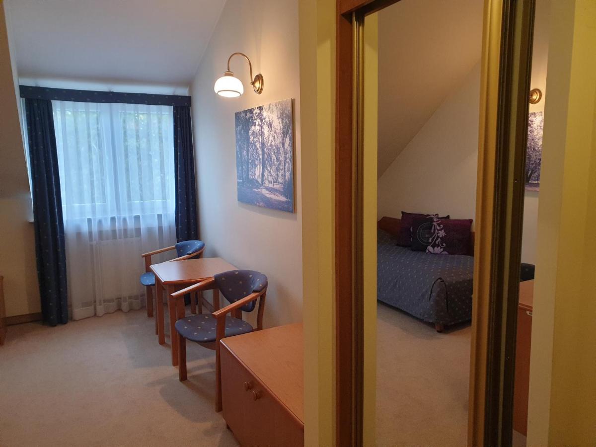 Palac Pod Kampinosem - Blisko Warszawy Leszno  Buitenkant foto
