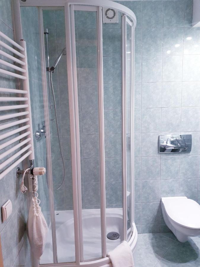 Palac Pod Kampinosem - Blisko Warszawy Leszno  Buitenkant foto