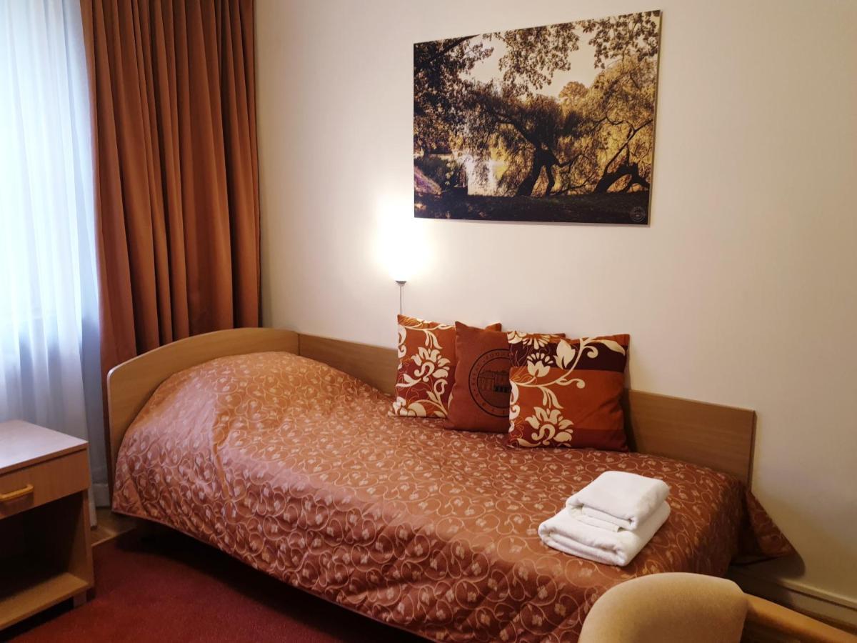 Palac Pod Kampinosem - Blisko Warszawy Leszno  Buitenkant foto